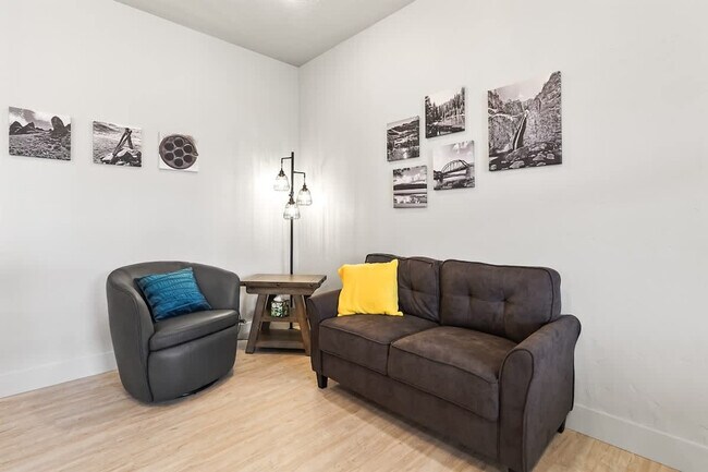 Foto del edificio - 303 CM Rdg Ln