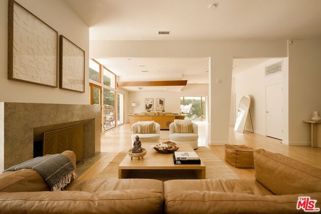 Building Photo - 3600 Mandeville Canyon Rd