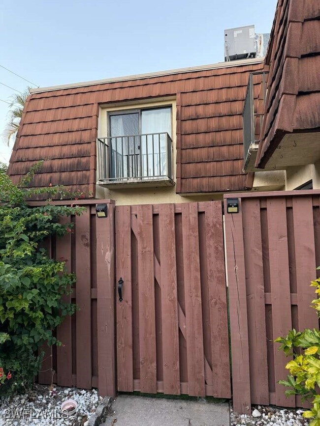 Foto del edificio - 5236 Cedarbend Dr