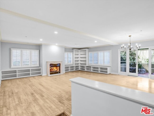 Building Photo - 277 S Spalding Dr