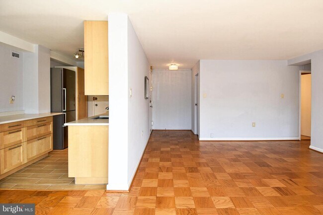 Building Photo - 10201 Grosvenor Pl