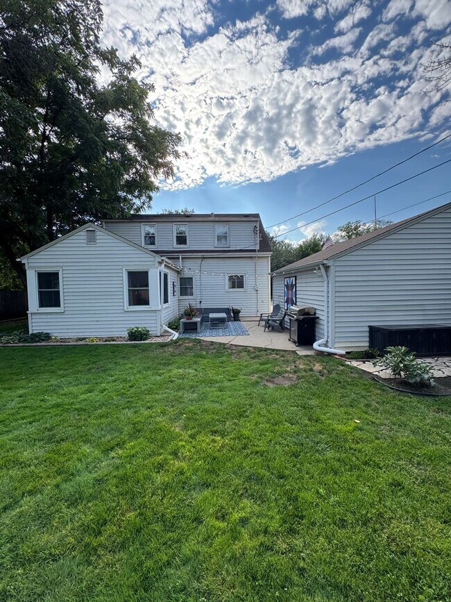 Building Photo - Richfield 3 bed 2 bath easy freeway access...