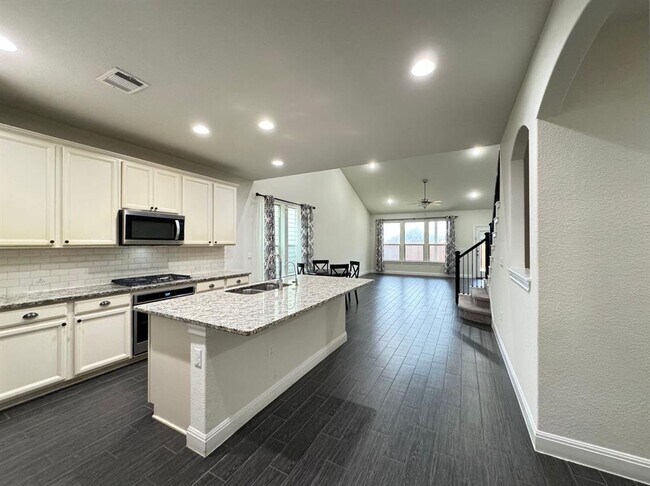 Building Photo - 9815 Quercia Dr