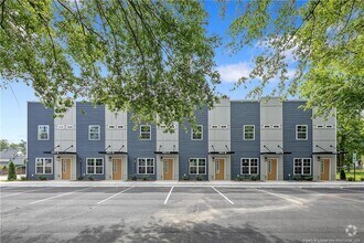 Building Photo - 1511 Fort Bragg Rd