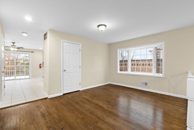 Foto del edificio - 12 Liberty Ct.