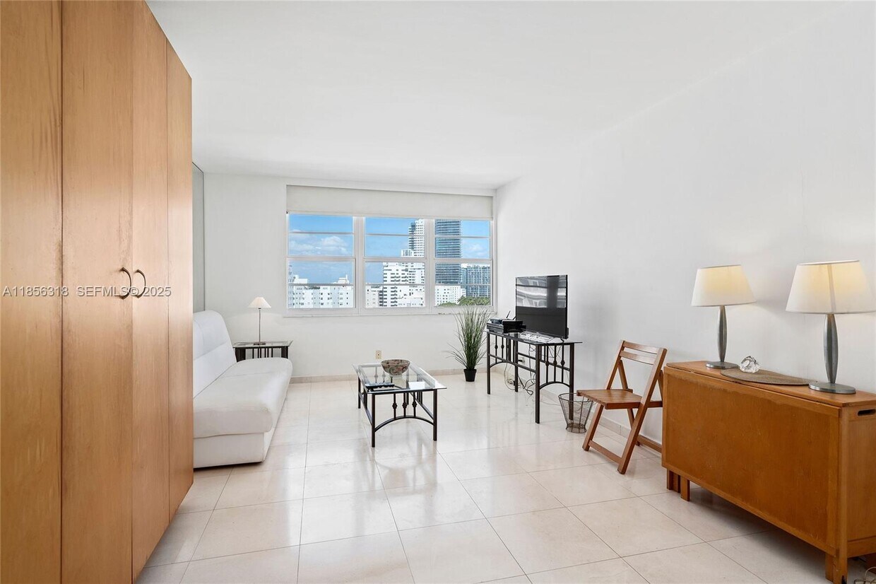 Foto del edificio - 100 Lincoln Rd