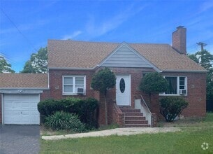 Building Photo - 52 Hoffman Ln
