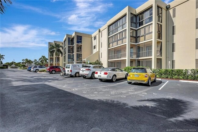 Photo - 150 SE Four Winds Dr Apartment