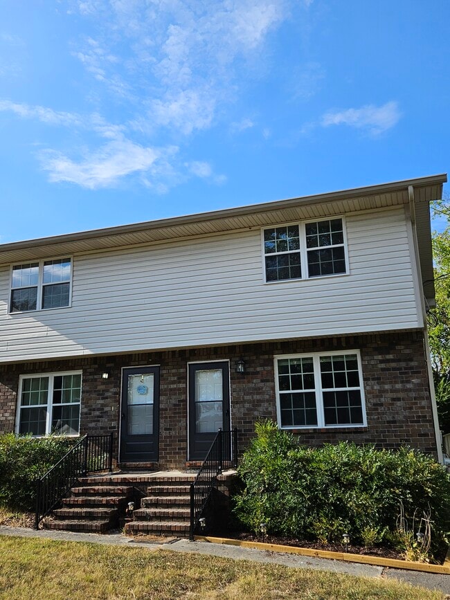 Building Photo - 43 Clara Dr