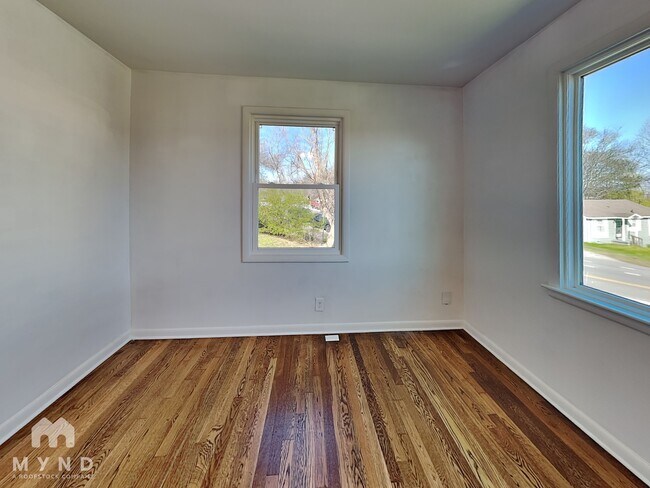 Foto del edificio - 1317 Davidson St