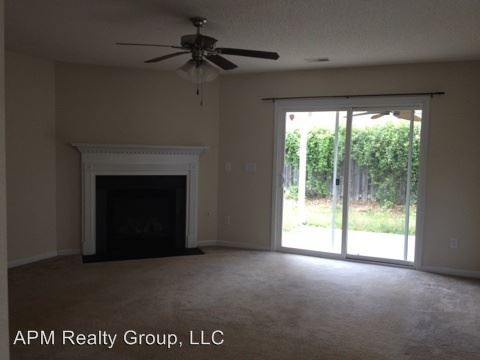 Building Photo - 3 br, 3 bath House - 117 Ivy Square Dr.