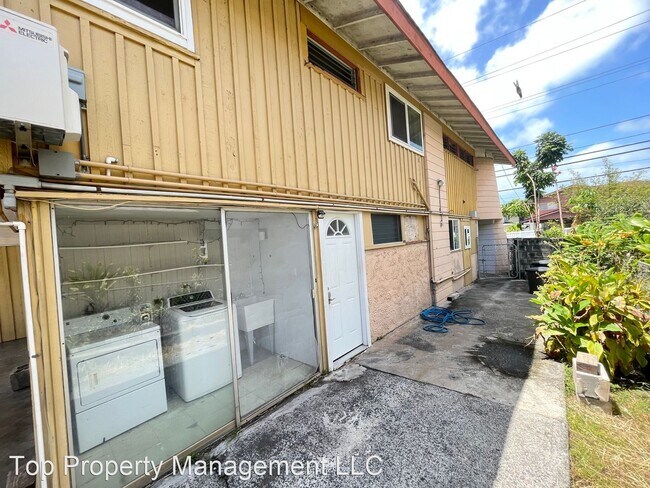 Building Photo - 5 br, 3 bath House - 660 N. Kuakini St.