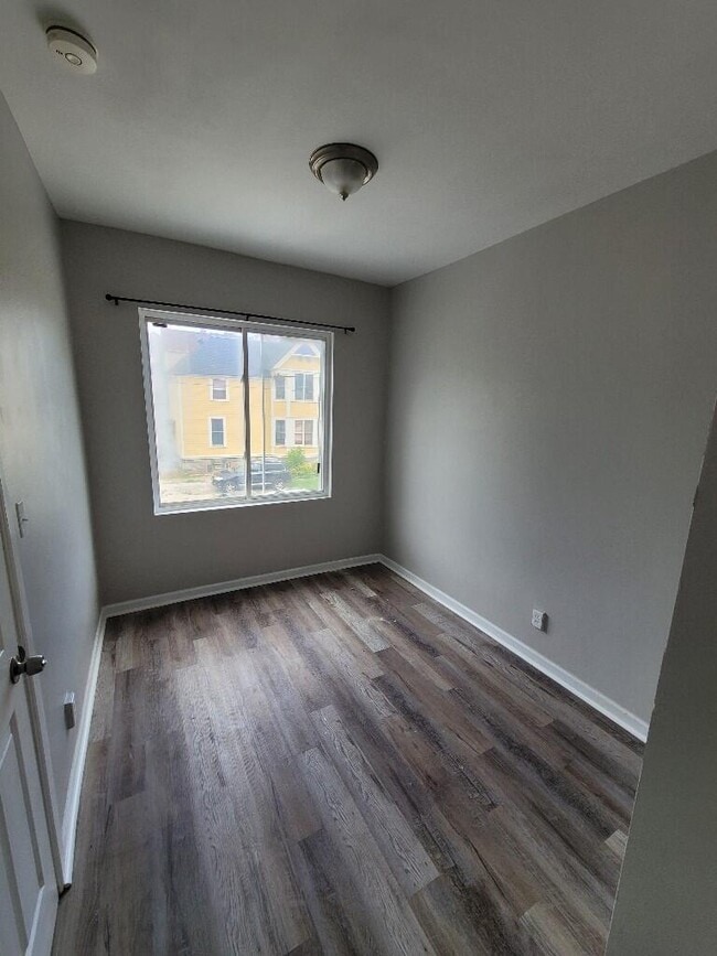 Building Photo - 312 Perrin St