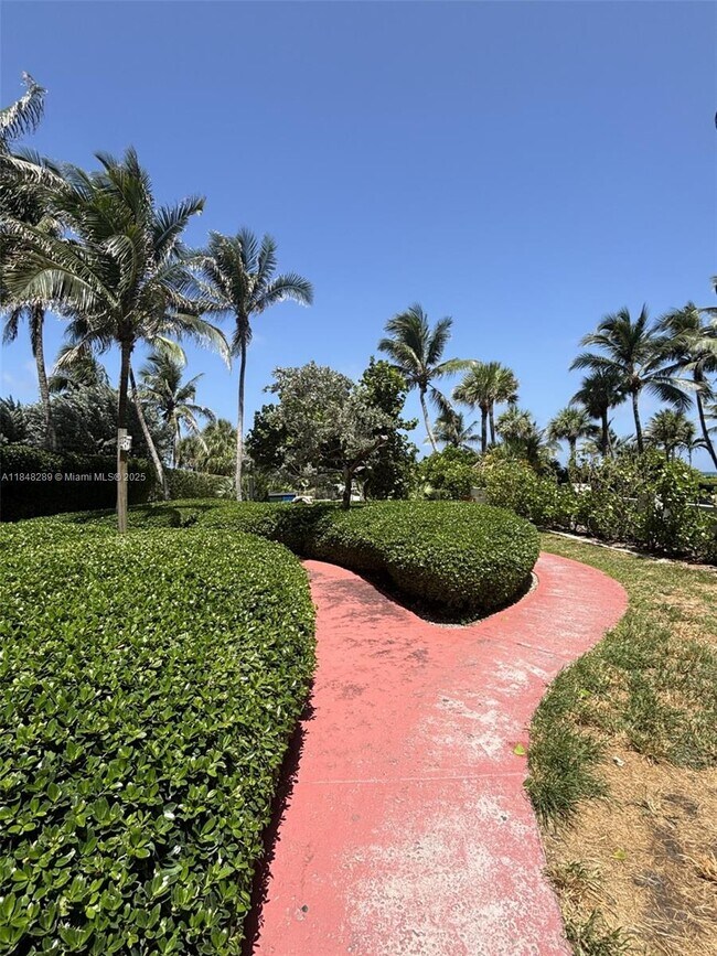 Foto del edificio - 8900 Collins Ave