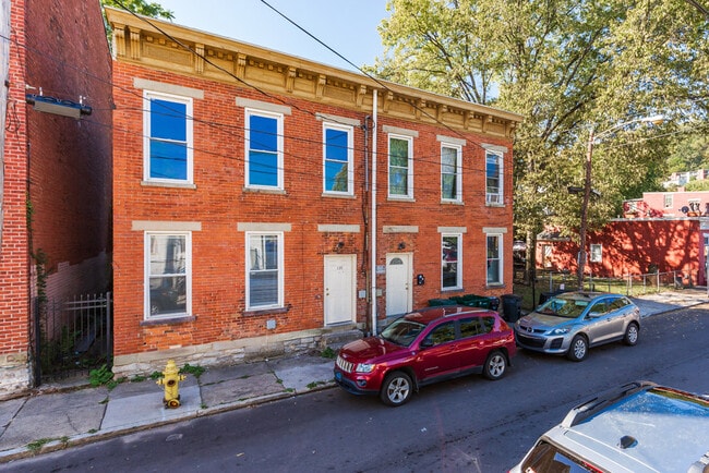 Building Photo - 2131 Staebler St