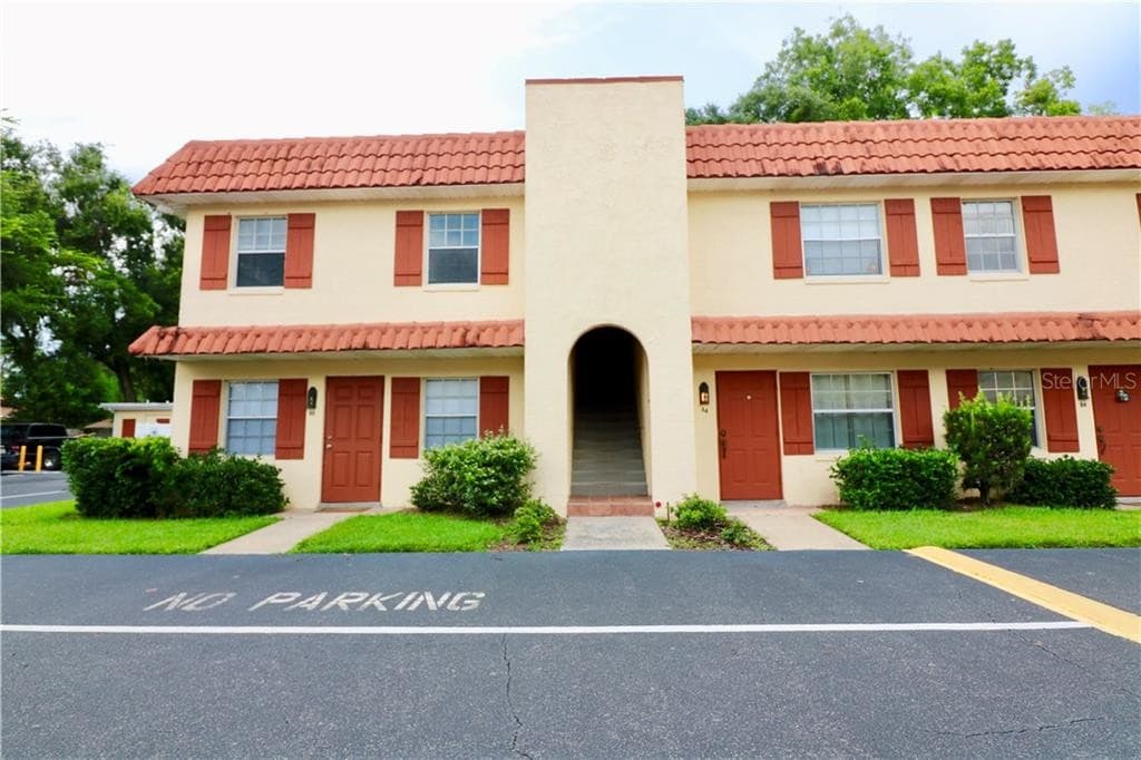 1112 W Main St Unit A7, Leesburg, FL 34748 Condo for Rent in Leesburg