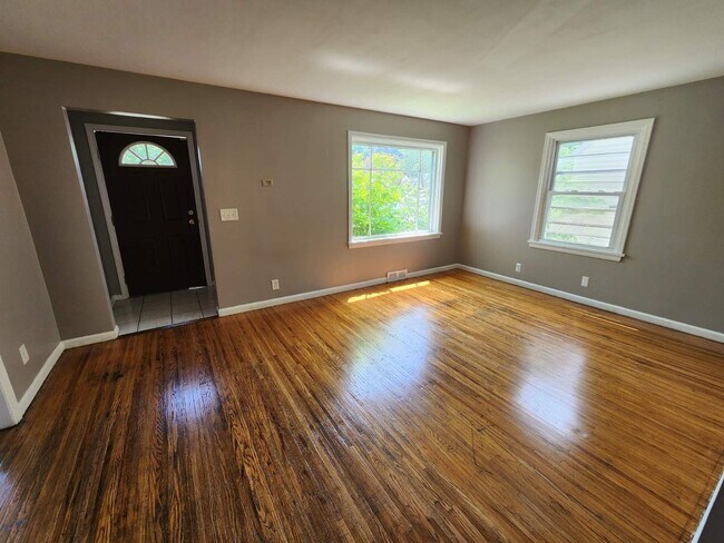 Foto del edificio - Three bedroom Single Family Home!