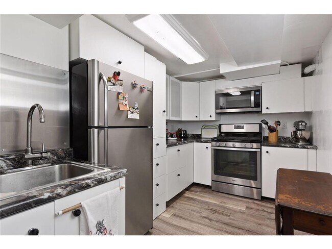 Foto del edificio - 512 W 53rd St