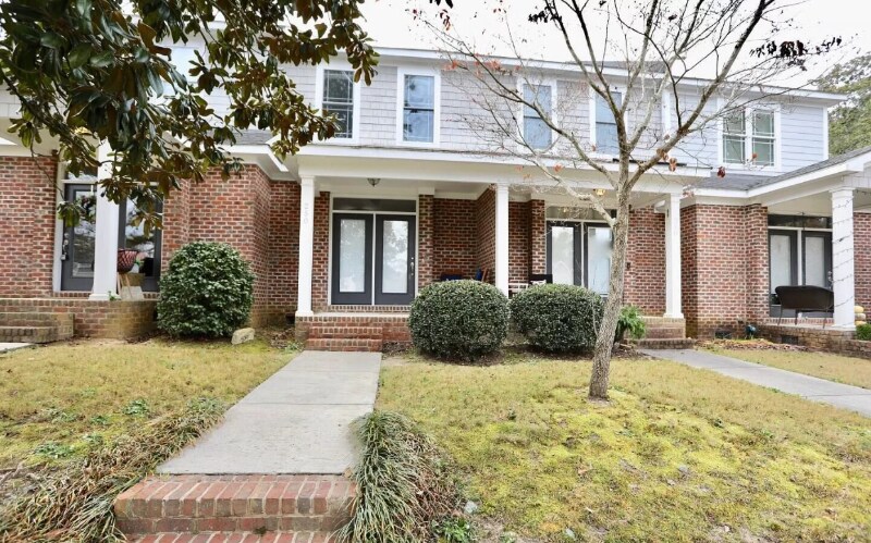 Foto principal - 250 E Delaware Ave