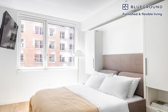 Building Photo - 266 W 96th St