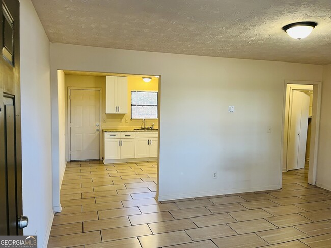 Building Photo - 4120 Midway Rd