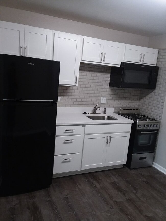 Interior Photo - Village Park Apartments, LLC