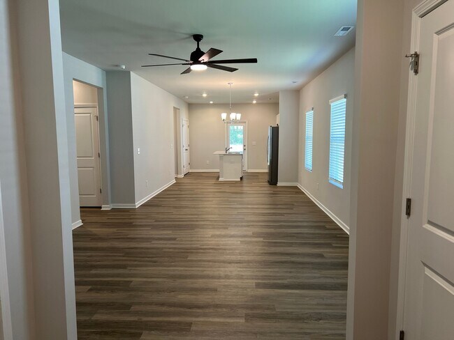 Foto del edificio - 168 N Squires Run Ln
