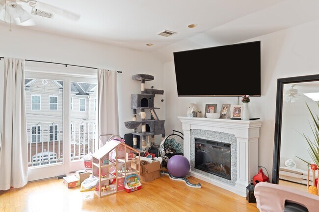 Foto del edificio - 260 Custer Ave