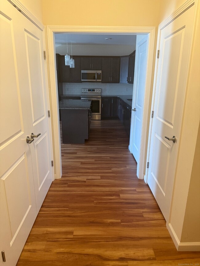 Building Photo - 301 Main St