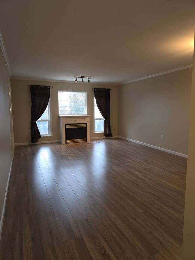 Building Photo - 33150 4 Av