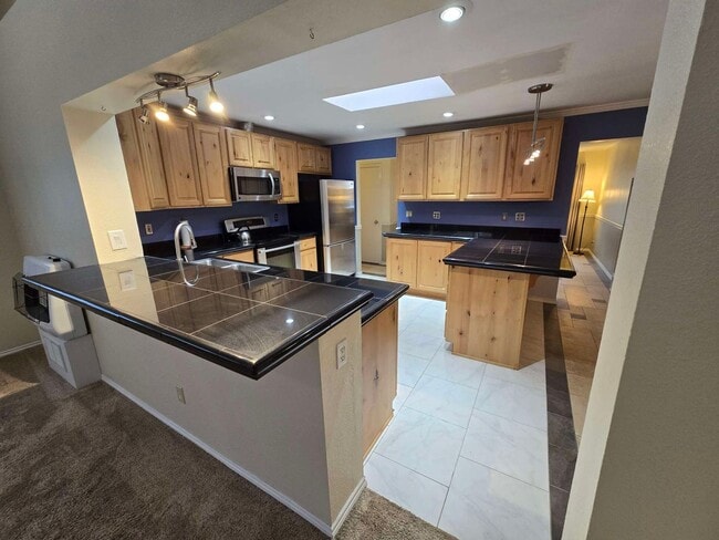 Building Photo - Spacious Home in NE Heights