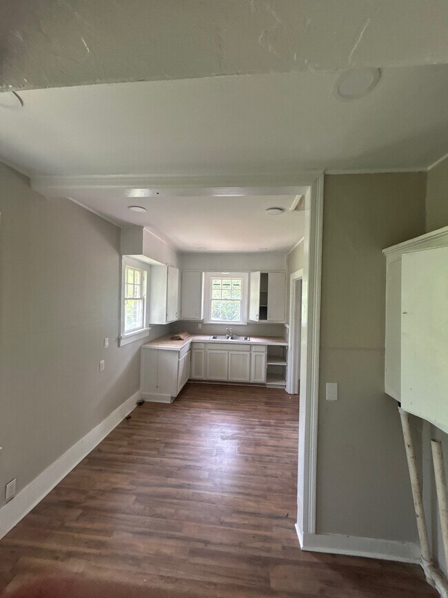 Foto del edificio - 130 N Alabama Ave