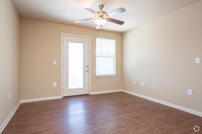 2 BR, 2 BA - 918 SF - Mallard Crossing Apartments