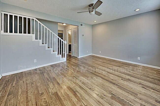 Building Photo - 613 Eastboro Dr