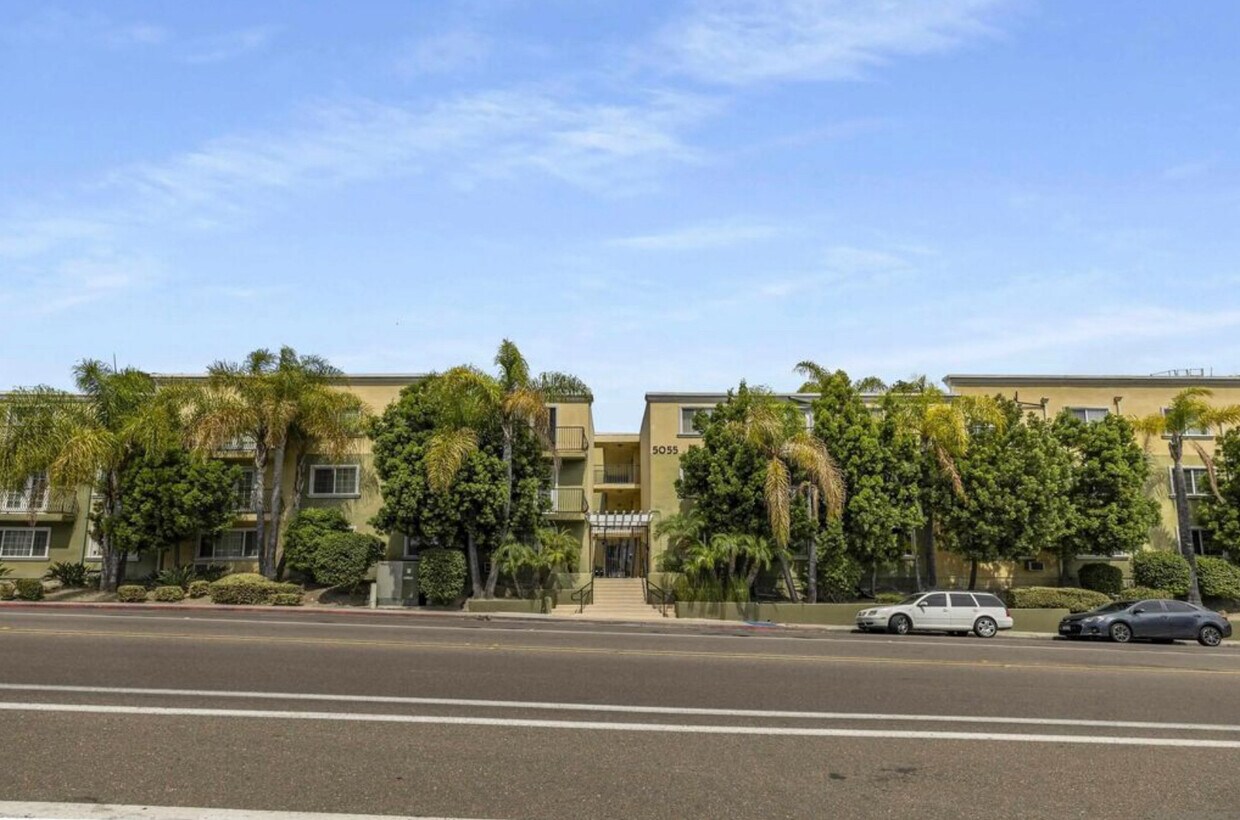 Foto principal - 5055 Collwood Blvd