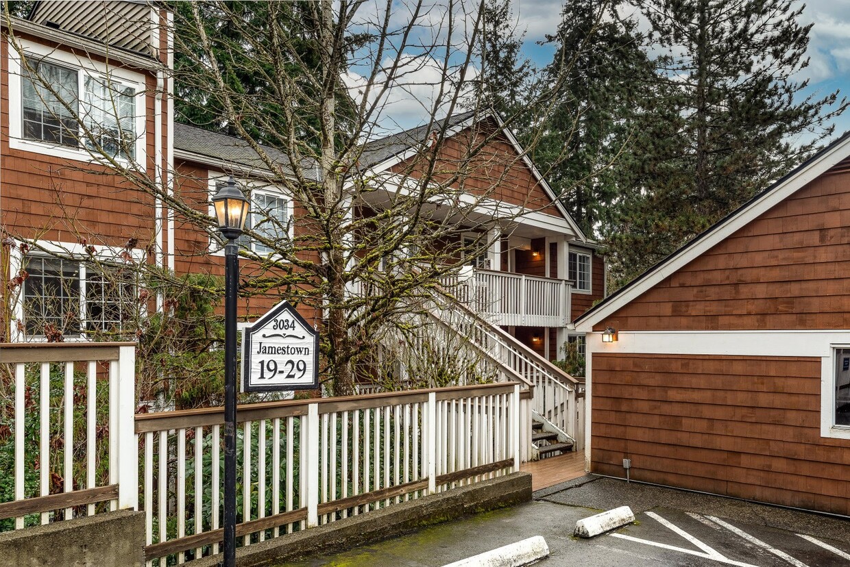 Cape-Cod Inspired Condo community - 3034 128th Ave SE