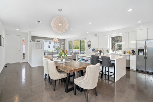 Building Photo - 3218 Ibis St