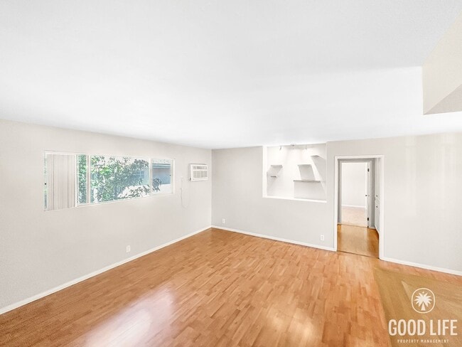 Foto del edificio - Beautiful 2BD/2BA with Private Balcony and...