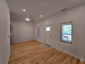 Building Photo - 1708 Cam Peralta