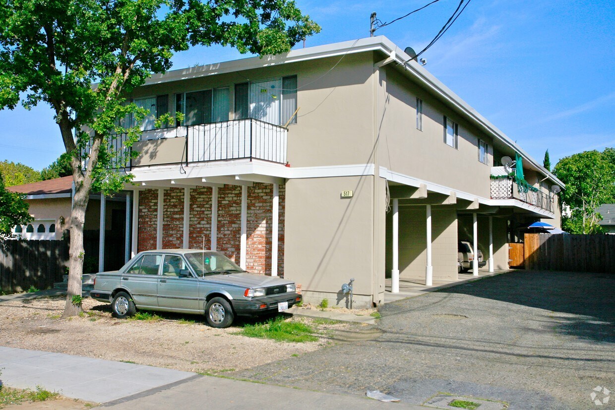Primary Photo - 517 Vera Ave