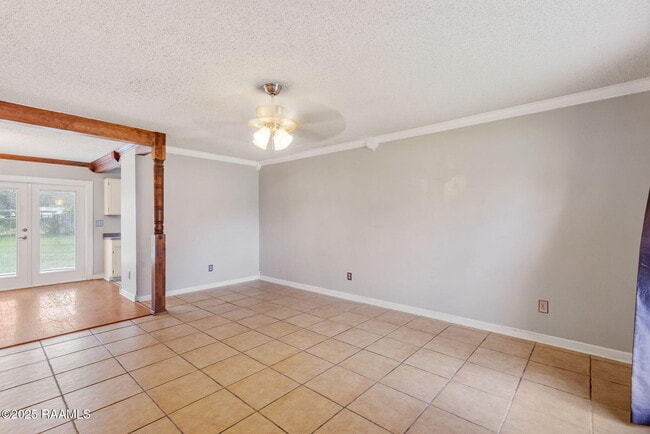 Building Photo - 209 Titan Dr