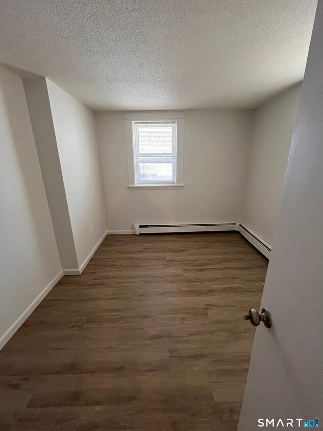 Foto del edificio - 411 N Main St