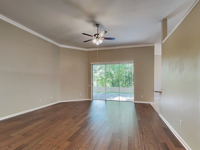 Building Photo - 305 Englenook Dr