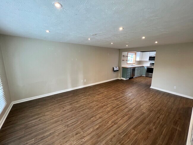 Foto del edificio - 3329 E 32nd Ave