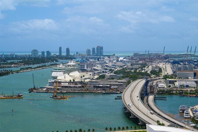 Foto del edificio - 888 Biscayne Blvd