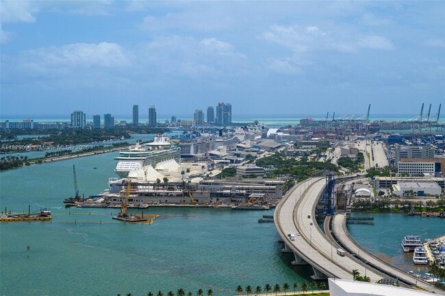 Building Photo - 888 Biscayne Blvd