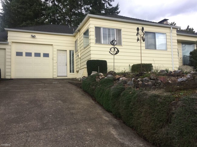 Building Photo - 1165 Belaire Dr NW