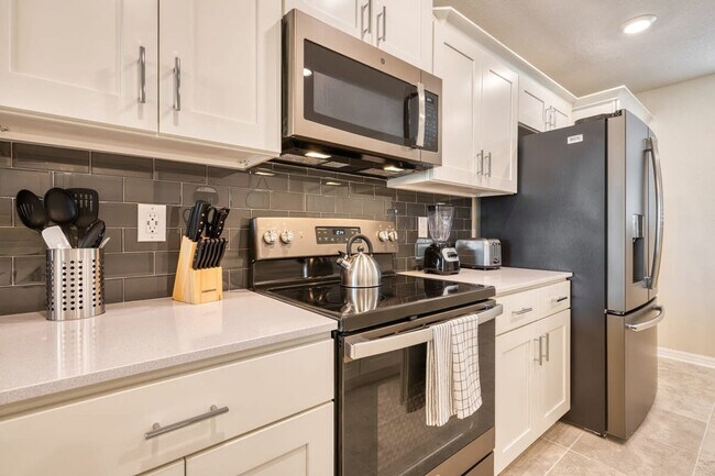 Building Photo - 3151 Paradox Cir