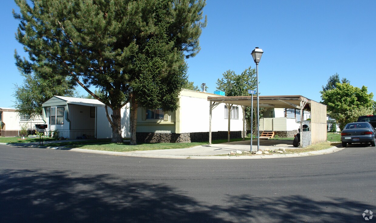 Building Photo - Woodland Park