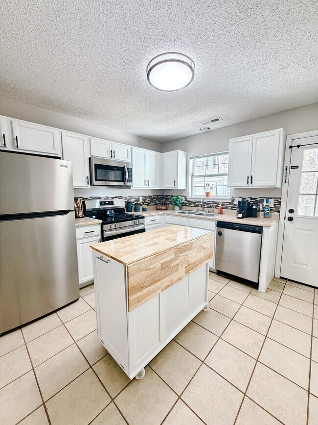 Foto del edificio - 159 Brenda Dr